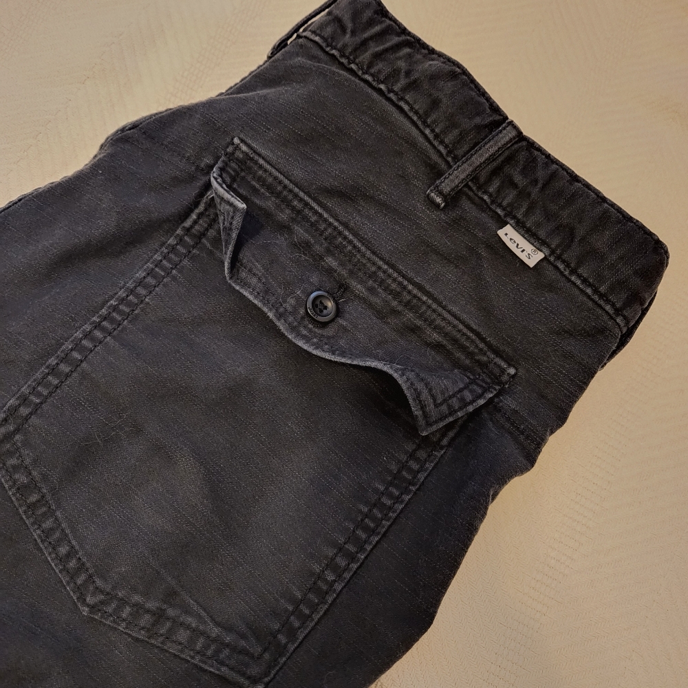 Men Levi's - Picture 2 of 5